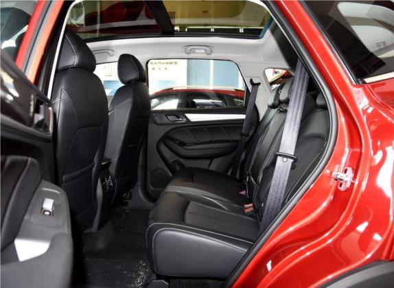 荣威RX5新能源 2017款 ERX5 EV400 电动互联网旗舰版 车厢座椅   后排空间