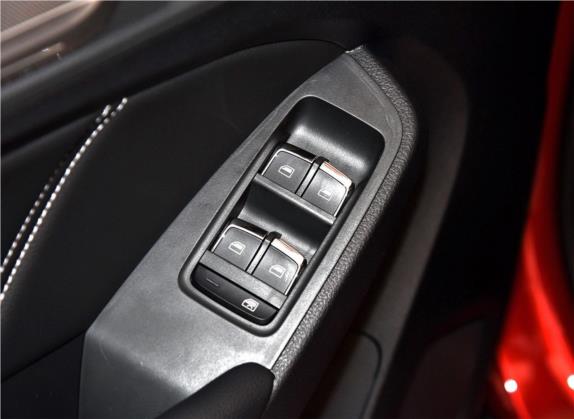 荣威RX5新能源 2017款 ERX5 EV400 电动互联网旗舰版 车厢座椅   门窗控制