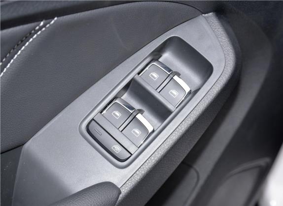 荣威RX5新能源 2019款 eRX5 50T 互联网超越智尊版 车厢座椅   门窗控制