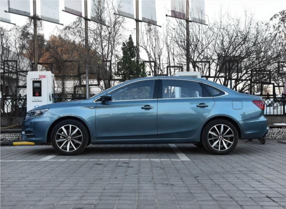 荣威i6 2018款 20T 自动互联网智尊版 外观   正侧