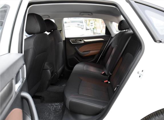 荣威i6 2019款 PLUS 1.6L 手动4G互联豪华大赞版 车厢座椅   后排空间