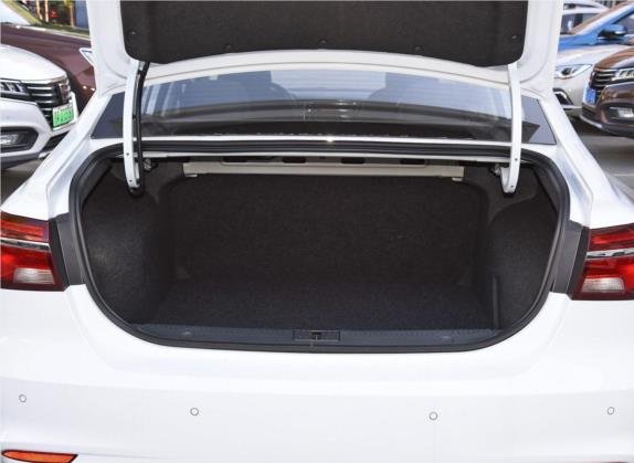 荣威i6 2019款 PLUS 1.6L 手动4G互联豪华大赞版 车厢座椅   后备厢