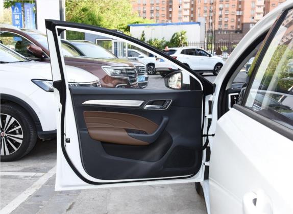 荣威i6 2019款 PLUS 1.6L 手动4G互联豪华大赞版 车厢座椅   前门板