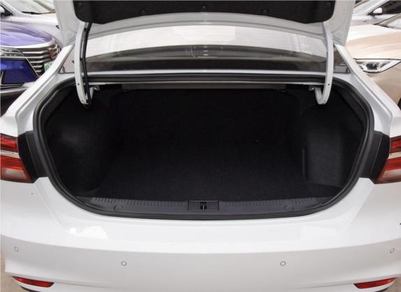 荣威i6 2019款 PLUS 1.6L CVT 4G互联豪华大赞版 车厢座椅   后备厢