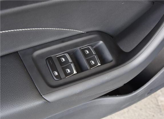 荣威i6 2019款 PLUS 1.6L CVT 4G互联旗舰大赞版 车厢座椅   门窗控制