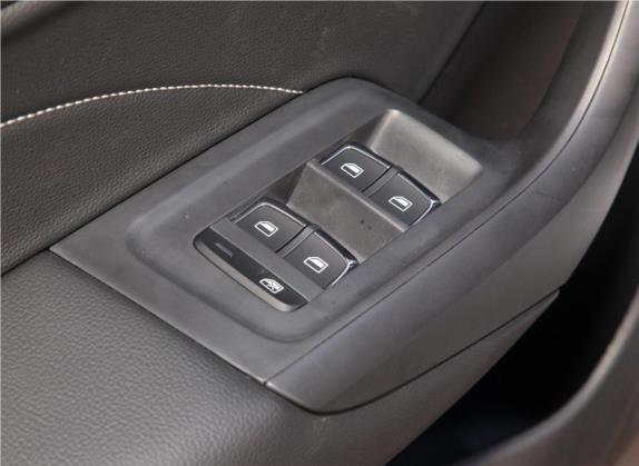 荣威i6 2020款 PLUS 1.6L CVT 4G互联荣耀全息版 车厢座椅   门窗控制