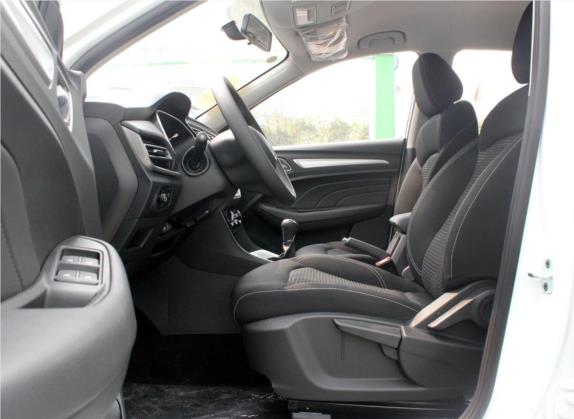 荣威RX3 2018款 1.6L 手动进取版 车厢座椅   前排空间