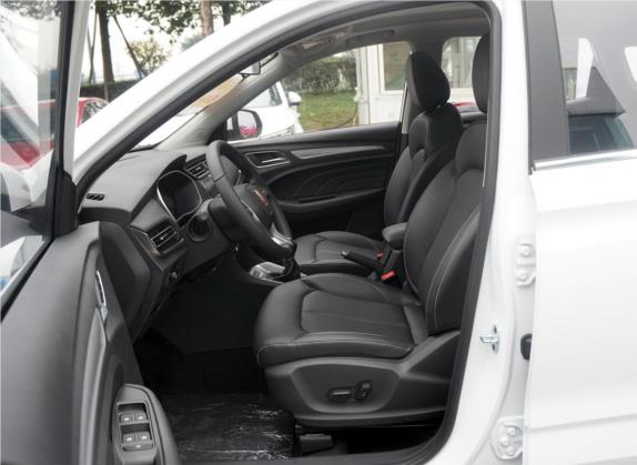 荣威RX3 2018款 1.6L 手动互联网智享版 车厢座椅   前排空间