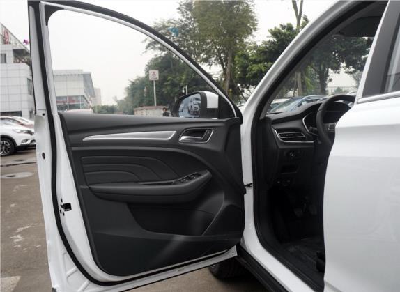 荣威RX3 2018款 1.6L 手动互联网智享版 车厢座椅   前门板