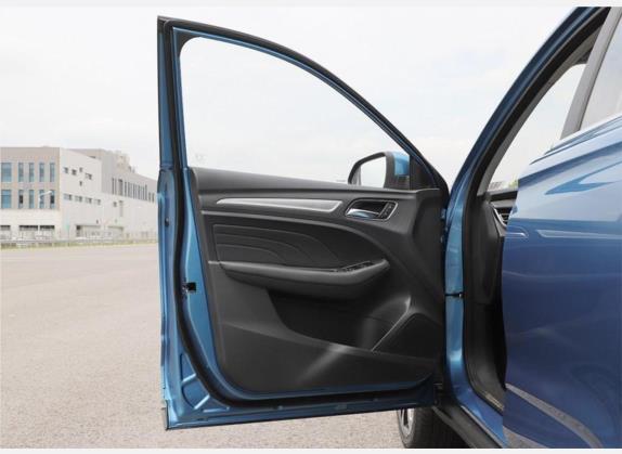 荣威RX3 2020款 1.6L CVT互联网超爽智享版 车厢座椅   前门板