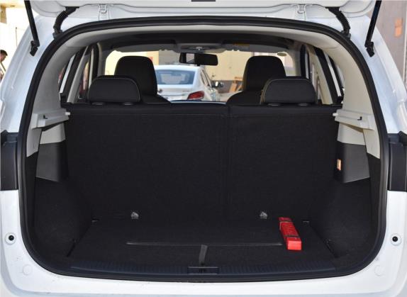 荣威RX3 2020款 1.6L CVT 4G互联超爽精英版 车厢座椅   后备厢
