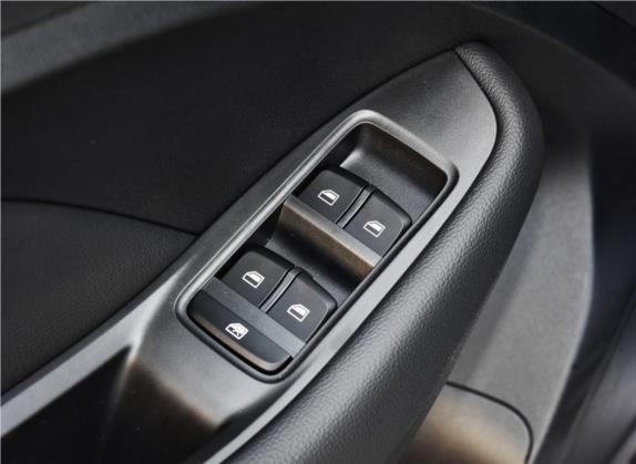 荣威RX3 2020款 1.6L CVT 4G互联超爽精英版 车厢座椅   门窗控制