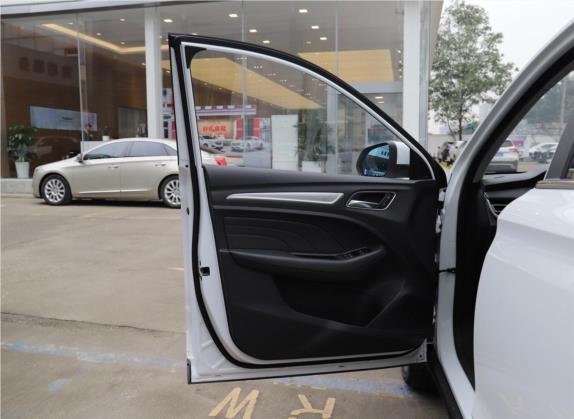 荣威RX3 2020款 1.6L CVT狮王宝座互联网智享版 车厢座椅   前门板