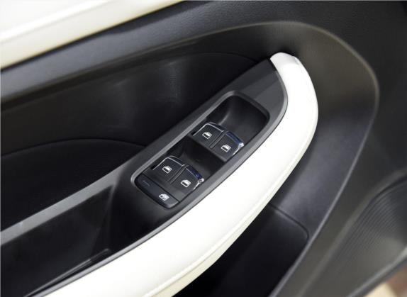 荣威Ei5 2020款 智联至尊健康舱版 车厢座椅   门窗控制
