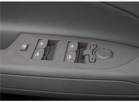 荣威750 2008款 750S 1.8T 迅雅版AT 车厢座椅   门窗控制