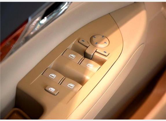 荣威750 2009款 1.8T 750S 迅雅版MT 车厢座椅   门窗控制
