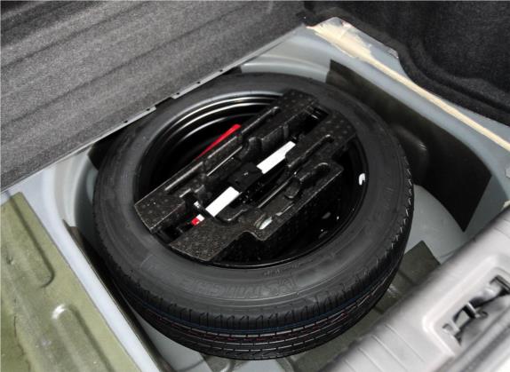 荣威750 2012款 1.8T 750 HYBRID混合动力版AT 其他细节类   备胎