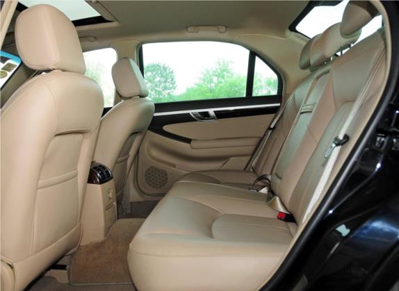 荣威750 2012款 1.8T 750 HYBRID混合动力版AT 车厢座椅   后排空间