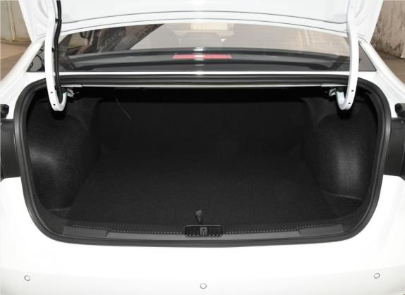 荣威i5 2019款 1.5L 自动4G互联朗越版 车厢座椅   后备厢