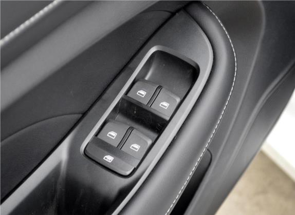 荣威i5 2019款 20T 自动4G互联超能智臻版 车厢座椅   门窗控制