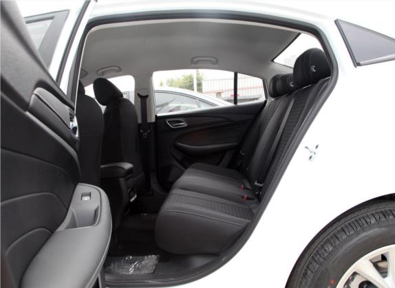 荣威i5 2020款 1.5L 手动4G互联领豪版 车厢座椅   后排空间
