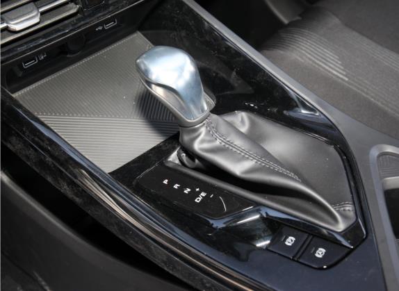 荣威i5 2021款 1.5L CVT铂金版 中控类   挡把