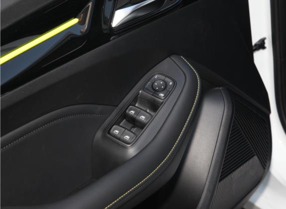 荣威i5 2021款 1.5L CVT安心版 车厢座椅   门窗控制