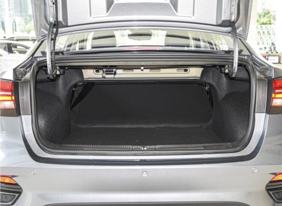 荣威i5 2021款 改款 1.5L CVT星耀版 车厢座椅   后备厢