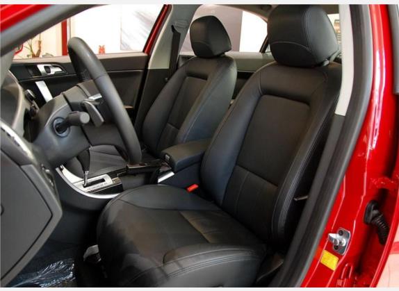 荣威550 2010款 550D 1.8T 自动品臻版 车厢座椅   前排空间