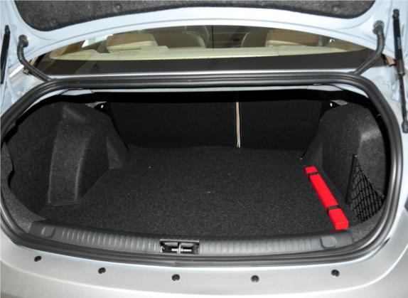 荣威550 2012款 550S 1.8L 自动启臻版 车厢座椅   后备厢