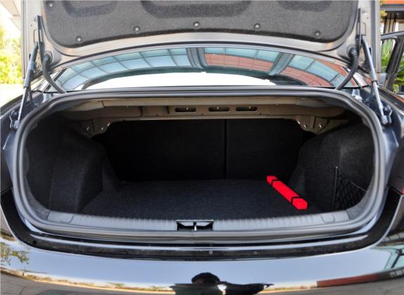荣威550 2013款 550G 1.8T 自动品仕版 车厢座椅   后备厢