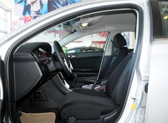 荣威550 2013款 经典版 550 1.8L 手动风尚型 车厢座椅   前排空间