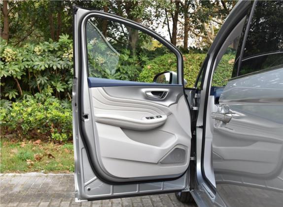 荣威iMAX8 2021款 400TGI Supreme系列至尊版 车厢座椅   前门板