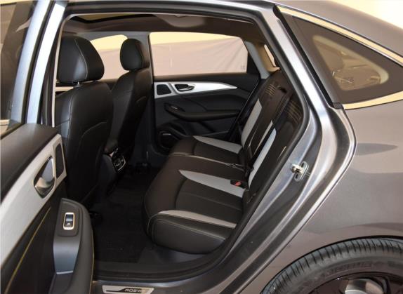 荣威i6 MAX 2020款 300TGI 自动爽酷天幕智驾Supreme版 车厢座椅   后排空间