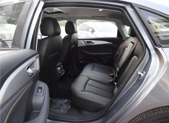 荣威i6 MAX 2020款 300TGI 自动爽酷版 车厢座椅   后排空间