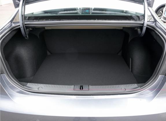 荣威i6 MAX 2020款 300TGI 自动爽酷智驾版 车厢座椅   后备厢