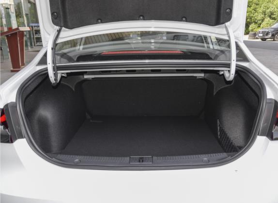 荣威i6 MAX新能源 2022款 EV 600天幕尊享版 车厢座椅   后备厢