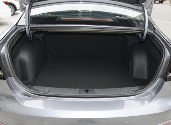 荣威i6 MAX新能源 2022款 EV 500天幕尊享版 车厢座椅   后备厢