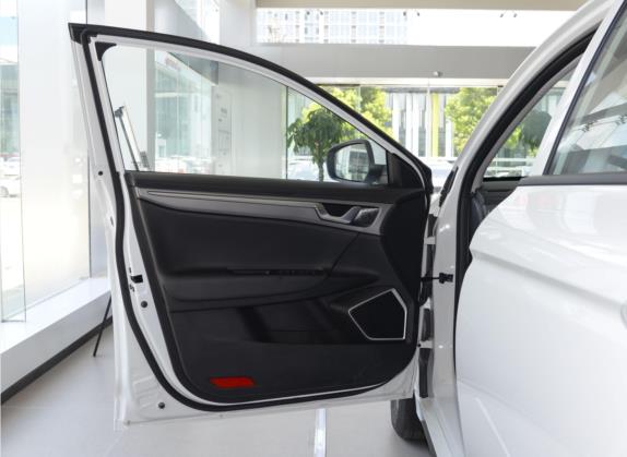 枫叶60s 2022款 改款 优行版 磷酸铁锂 车厢座椅   前门板