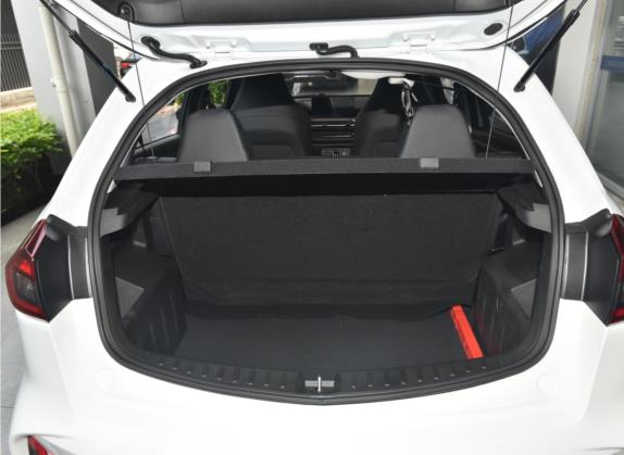 睿蓝汽车X3 PRO 2022款 1.5L 手动小萌 车厢座椅   后备厢