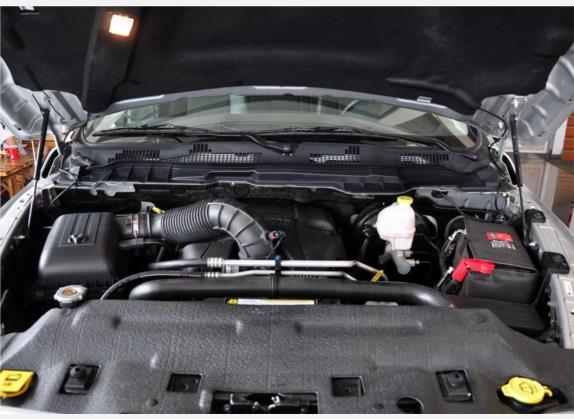 RAM Trucks 2011款 1500 Sport 其他细节类   发动机舱