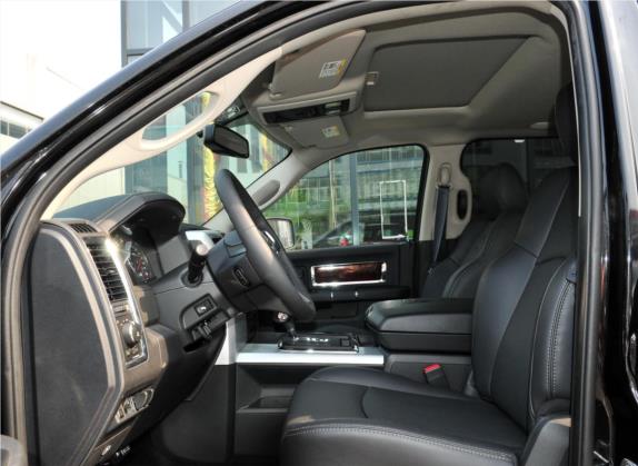 RAM Trucks 2011款 1500 Laramie 车厢座椅   前排空间