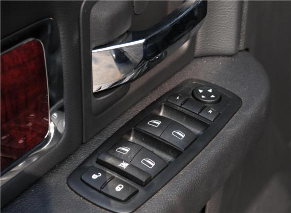 RAM Trucks 2011款 1500 Laramie 车厢座椅   门窗控制