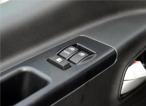 瑞风M3 2016款 宜家版 1.6L 豪华智能型 车厢座椅   门窗控制