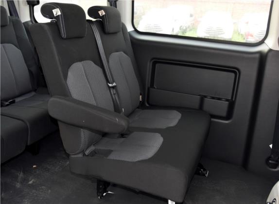 瑞风M3 2016款 宜家版 1.6L 豪华型 车厢座椅   后排空间