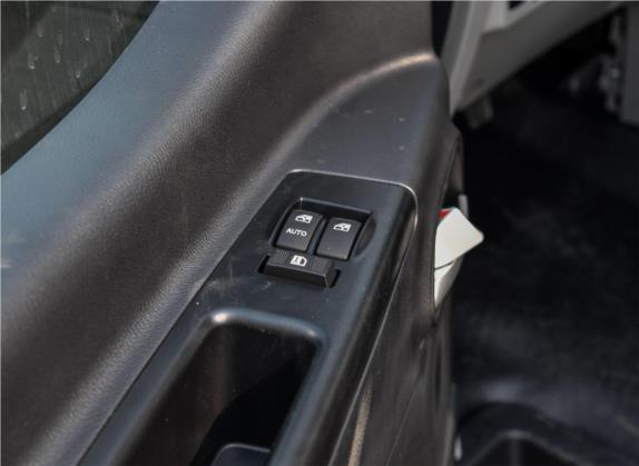 瑞风M3 2018款 1.6L 速运版 7座 车厢座椅   门窗控制