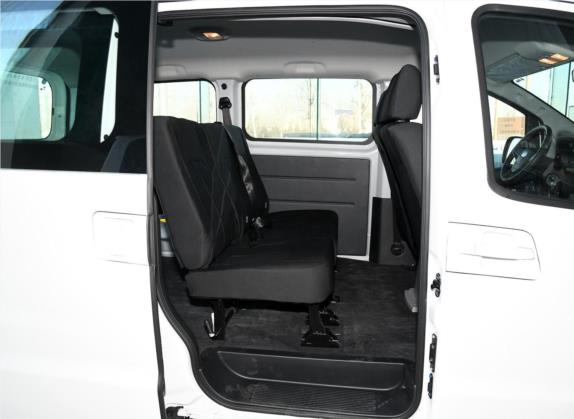 瑞风M3 2019款 1.6L 速运版 车厢座椅   后排空间