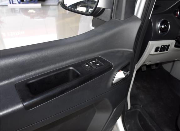 瑞风M3 2019款 宜家版 1.5T 豪华型 车厢座椅   门窗控制