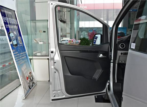 2019款 1.8L 5座速运版 车厢座椅   前门板