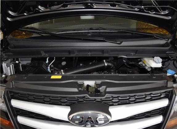 2019款 1.8L 2座穿梭版 其他细节类   发动机舱